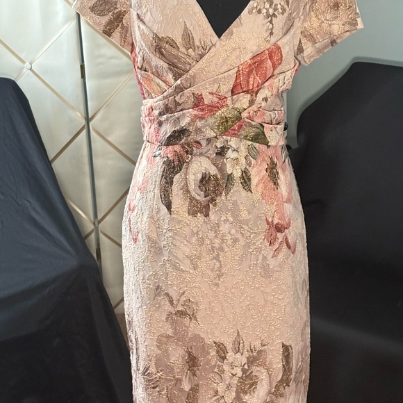 Size 16 Adrianna Papell Floral Blush & Gold Brocade Dress - Picture 3 of 13
